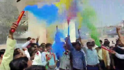 यूपी सहित चार राज्यों में भाजपा की जीत पर मनाया जश्न