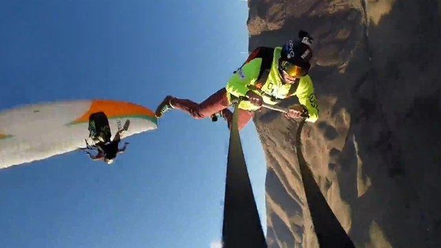 Rope Swing : Matthias Giraud réalise un saut magistral entre deux parapentes