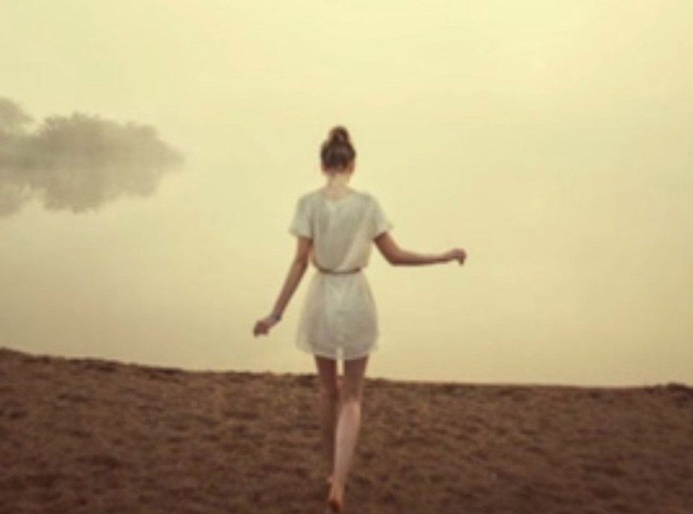 Travel where the moon pulls - Tom Adams - clip (Pub Azzaro Chrome)