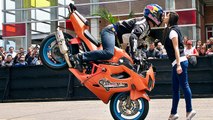 Les tricks incroyables d'Aaron Colton avec sa moto aux Philippines
