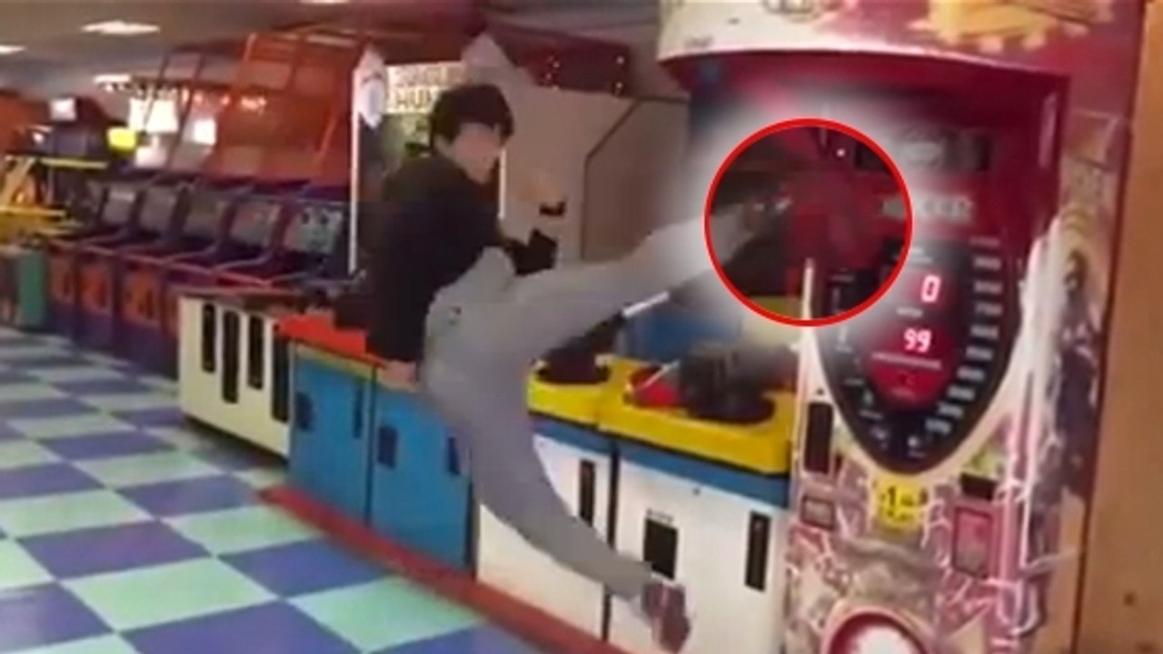 Un Coréen explose le record d'une punching machine avec un splendide coup de pied