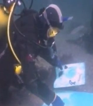 Après la peinture en plein-air, voici la peinture sous-marine