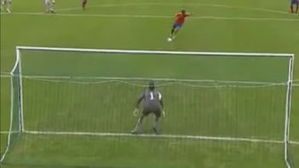 La feinte de tir sur ce penalty est tout simplement grandiose !