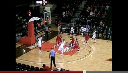 Basket: Il marque un panier complètement accidentel