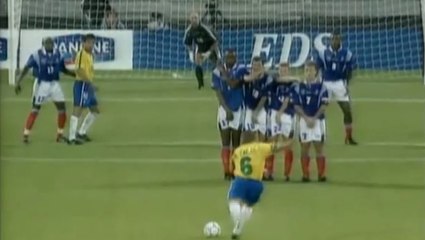 Le coup-franc historique à la trajectoire ahurissante de Roberto Carlos contre la France