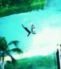 Un homme nu coursé pour vol de voiture dans le Zapping Gentside