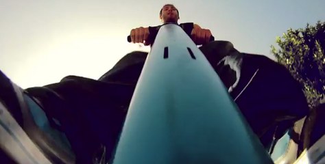 Découvrez le parkour en pogo-stick !