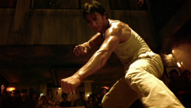 L'entraînement au combat de dingue du prince des arts martiaux Tony Jaa