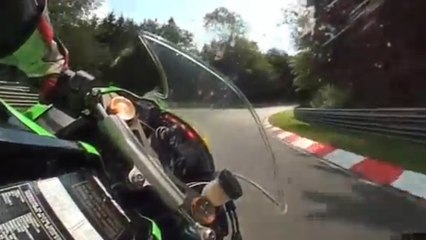 Un tour en caméra embarquée sur le circuit de Nürburgring avec le pilote Tim Röthig