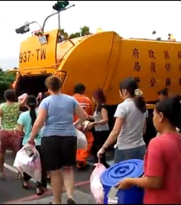 Taïwan : un camion-poubelles à musique