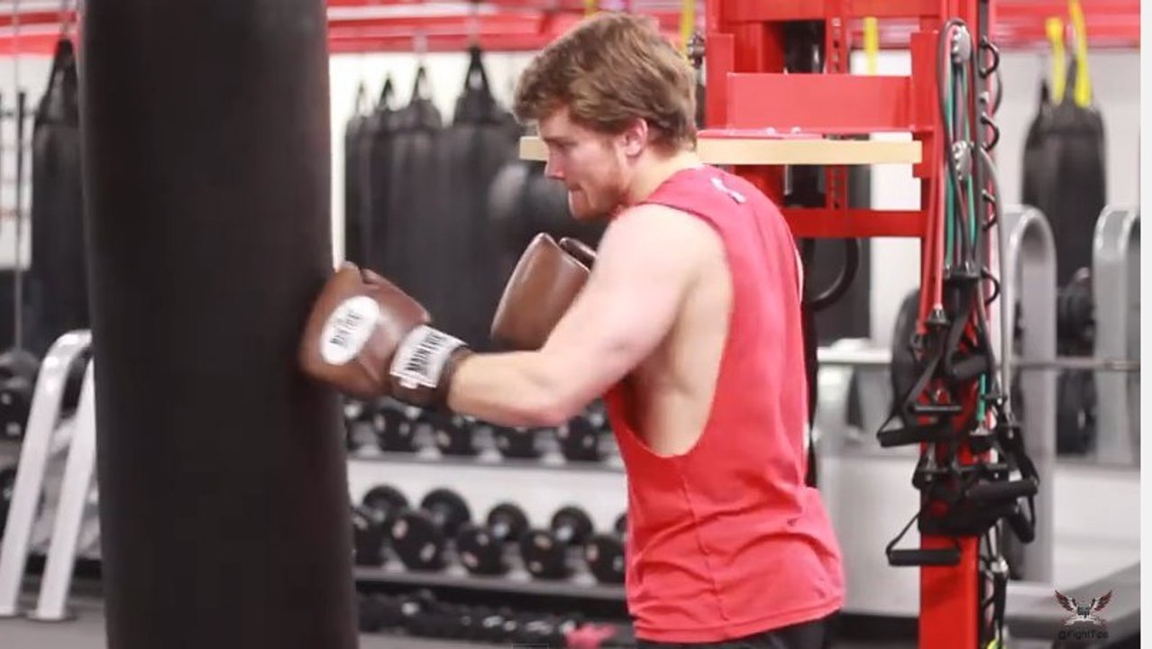 3 exercices de muscu à faire pour donner des coups de poing plus forts