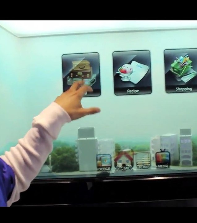 L'invention d'une vitre tactile transparente