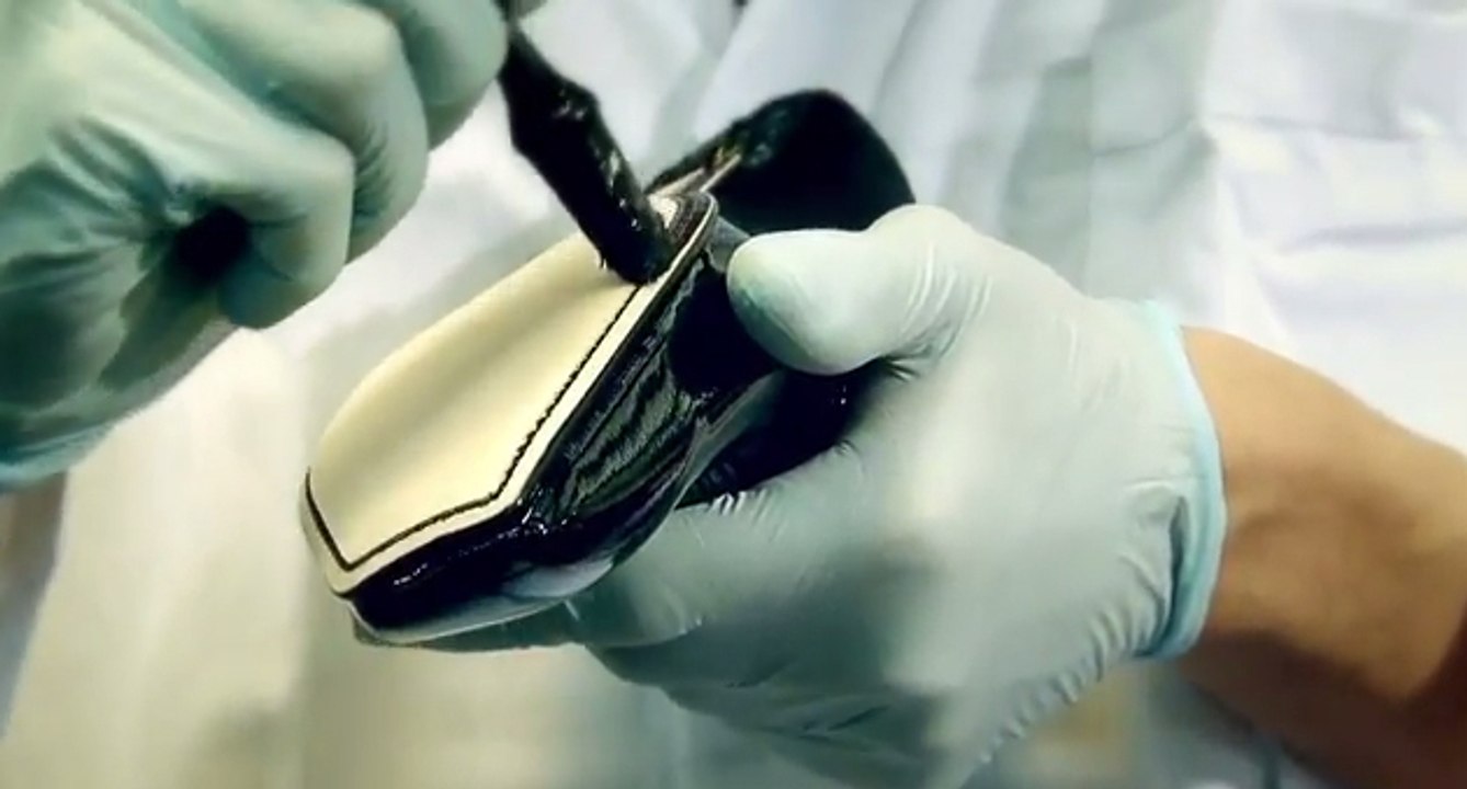 Découvrez la fabrication d’une chaussure Louis Vuitton de A à Z envidéo