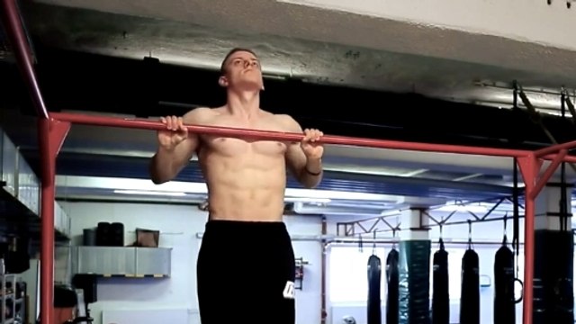 Un entraînement très intense avec plusieurs variations de tractions