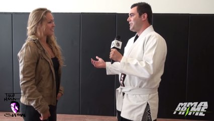 MMA : Ronda Rousey maîtrise un homme trop sûr de lui