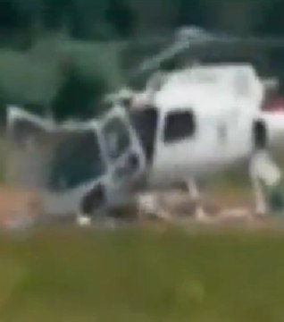 Cet hélicoptère se désintègre !