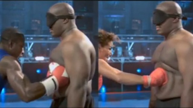 Ils frappent un homme pour tester leur force : Entre la femme et le freefighteur, qui va gagner ?