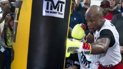 Une session de punching ball de Floyd Mayweather