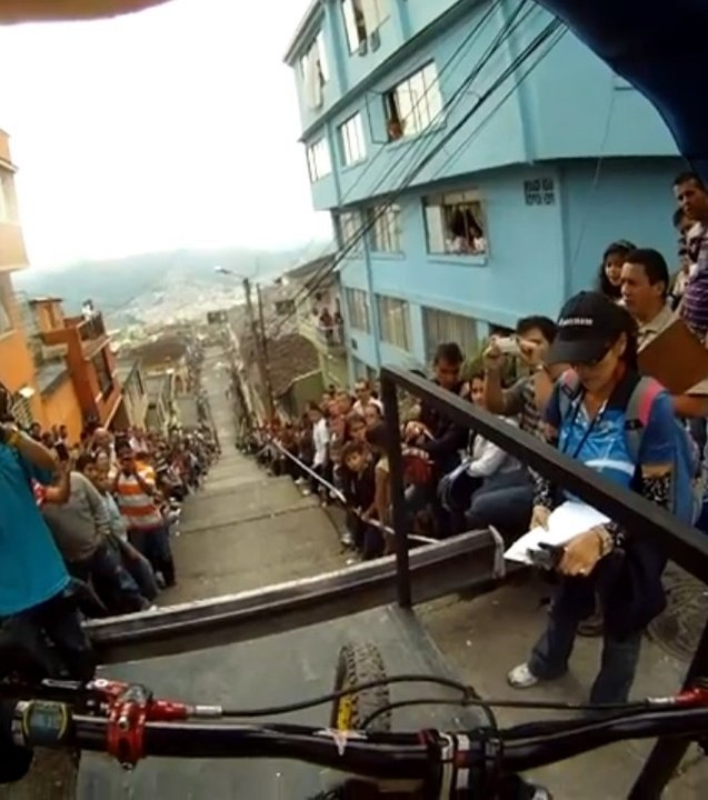 Découvrez cette folle descente en VTT !