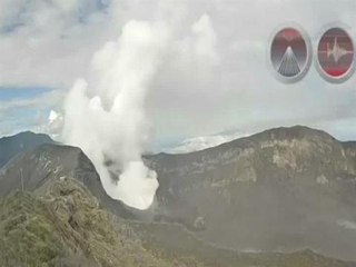 Download Video: Costa Rican volcano spews ash in powerful eruption