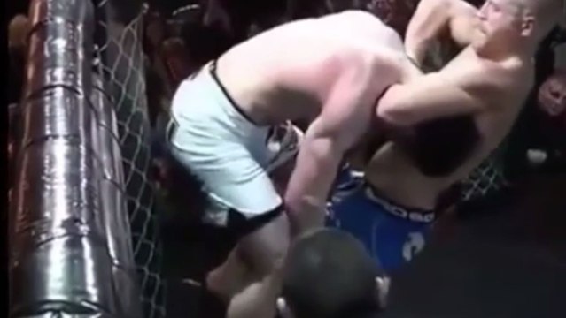 Il s'échappe d'une prise en guillotine grâce à une technique surprenante