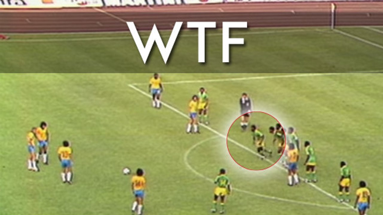 Un des moments les plus drôles de l'histoire du football !