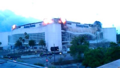 La démolition à l'explosif du stade d'Orlando