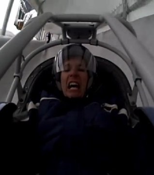 Il est terrorisé au cours d'une descente en bobsleigh