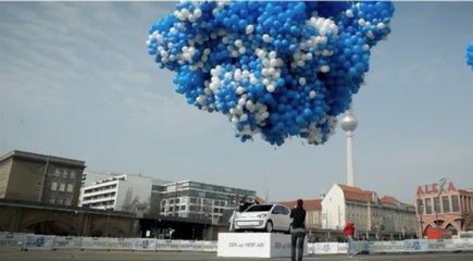20 000 ballons pour faire décoller une Volkswagen