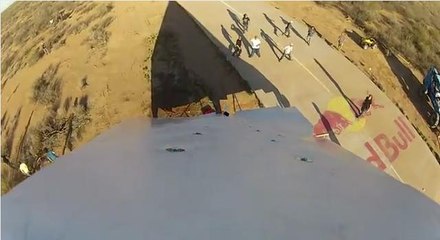 Cet avion en papier mesure 13 mètres de long