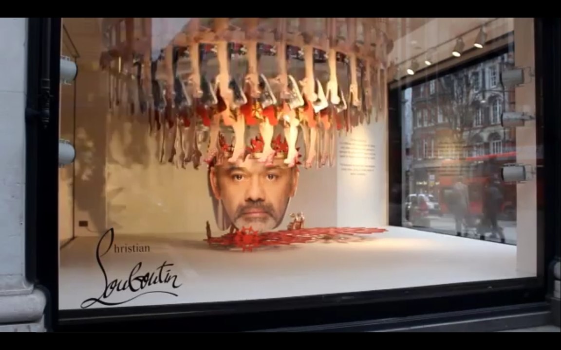 Découvrez l'animation des vitrines londoniennes pour les 20 ans de Louboutin