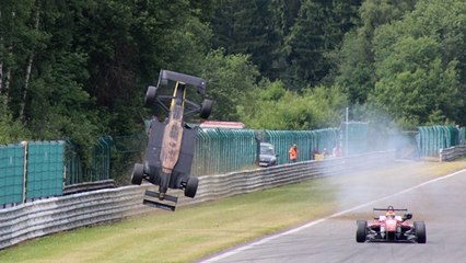 Formule 3 : Un terrible crash aérien dont il sort miraculeusement indemne