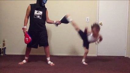 Taekwondo : Un enfant prodige de 6 ans perfectionne ses kicks