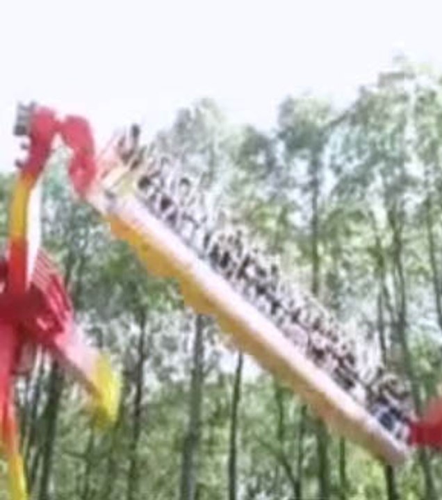 Ils se font méchamment secouer par ce manège