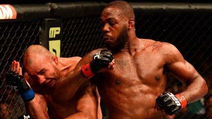 Pourquoi faut-il privilégier les coups de coude dans un combat de rue ?