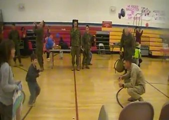 A son retour, ce militaire découvre que son fils handicapé sait marcher