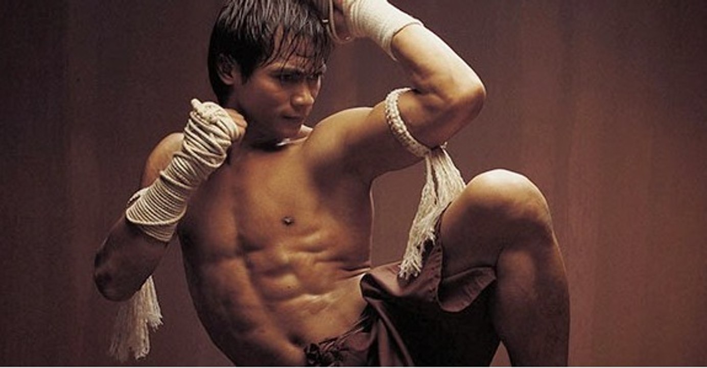 Arts Martiaux : Tony Jaa en démonstration de force sur un ring