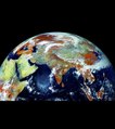 La Terre vue à travers un appareil photo 121 mégapixels