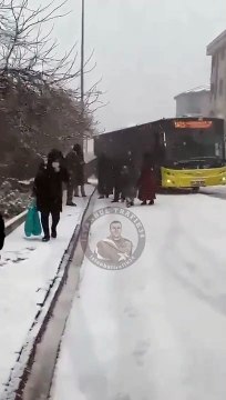 Bunu da gördük! İETT otobüsü patladı