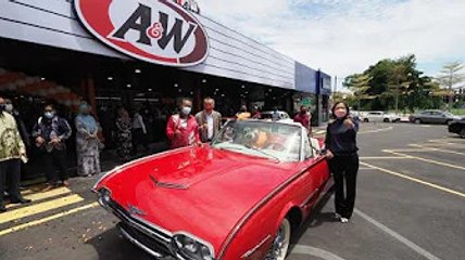 Kalau ke Seremban jangan lupa singgah Pandu Lalu A&W... cawangan pertama berwajah retro di Malaysia,