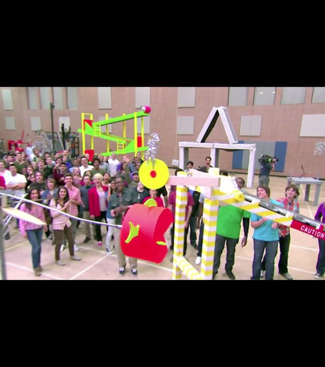 Ils inventent une machine de Rube Goldberg déjantée pour... un Coca-Cola