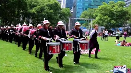 Il demande en mariage sa copine en réalisant un Flash Mob version Michael Jackson