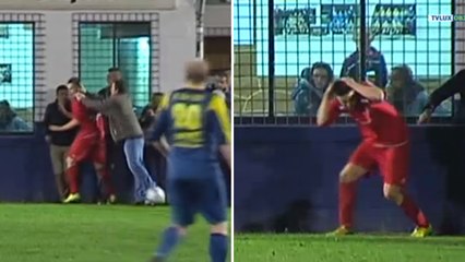 En plein match, ce supporter agresse violemment un joueur !
