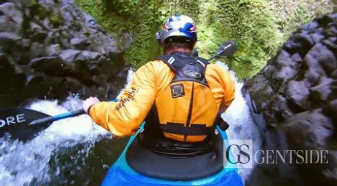 Zapping du web : Un membre de Jackass saute d'une cascade... en kayak !
