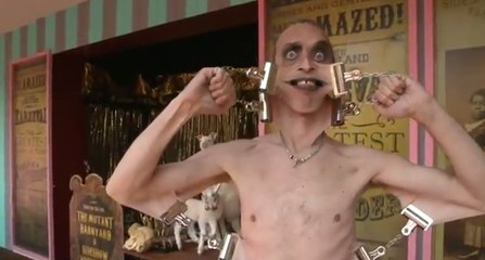 Cet homme possède la peau la plus élastique du monde!