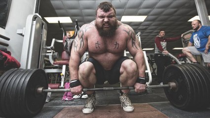Eddie Hall : son énorme soulevé de terre pyramidal à l'entraînement