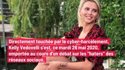 Kelly Vedovelli quitte le plateau en plein direct.