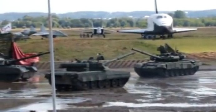 Découvrez la danse des tanks dans une magnifique chorégraphie