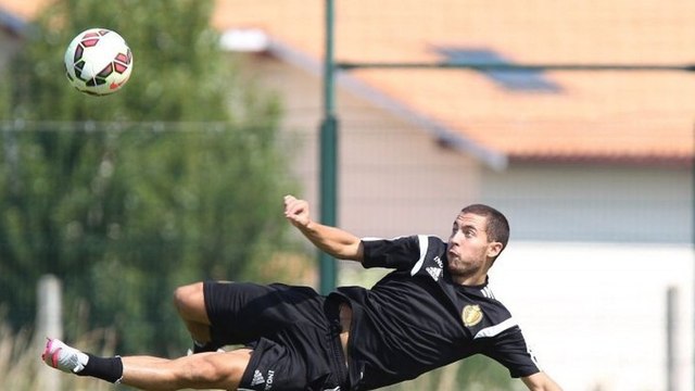 Eden Hazard inscrit un retourné acrobatique somptueux à l'entraînement de la Belgique