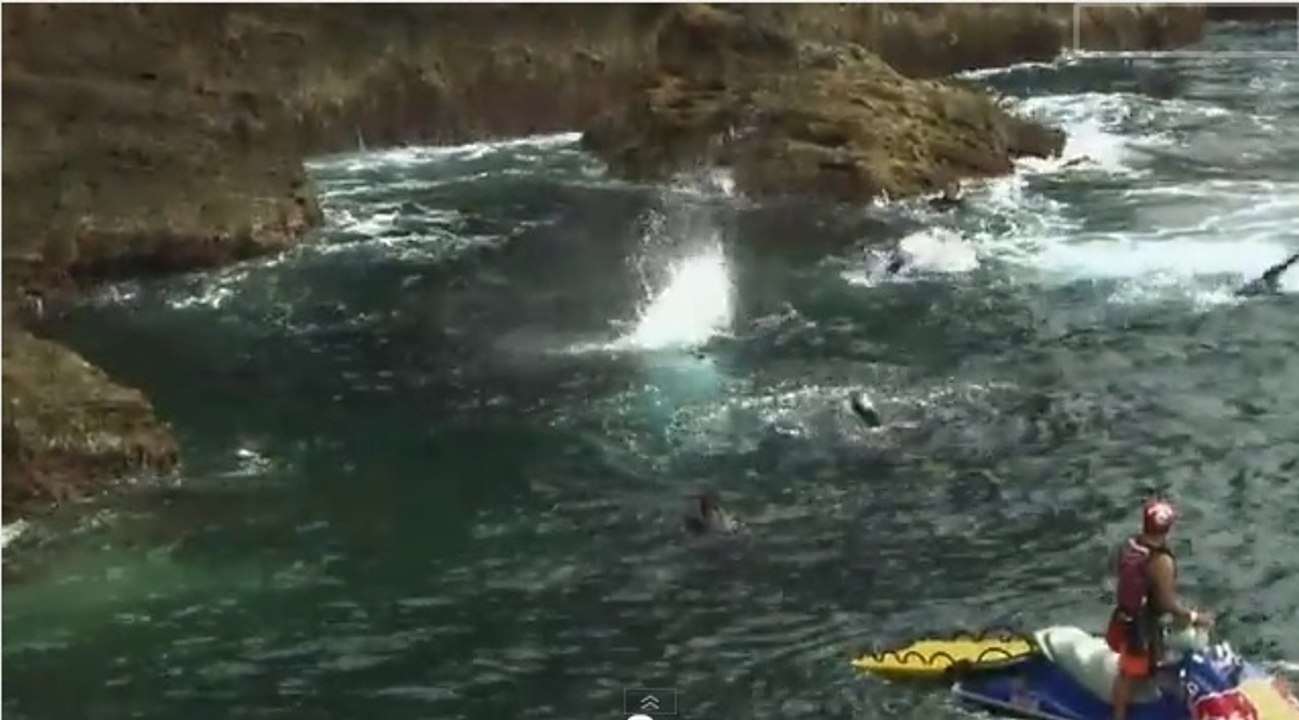 Ce concours de plongeon a lieu depuis une falaise de 28 mètres !